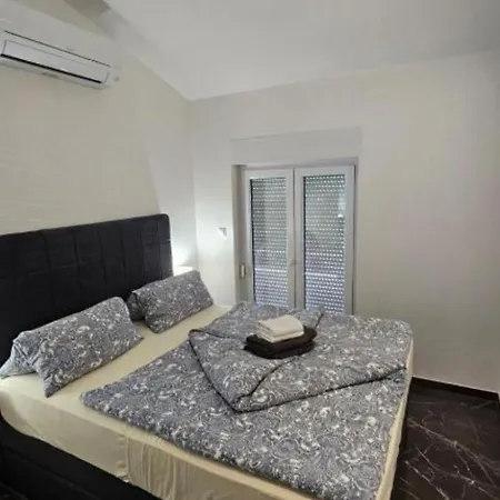 Villa Spacious With Outdoor Swimming Pool In Trogir